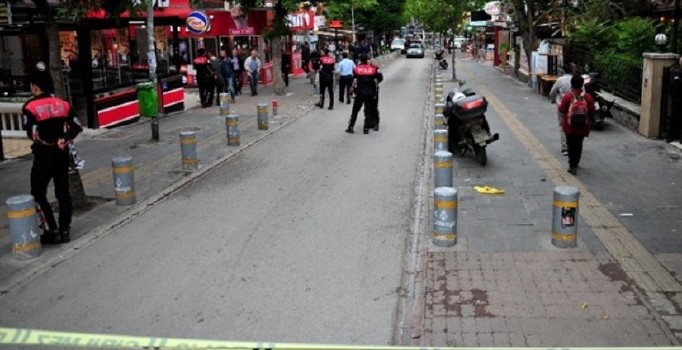 Kızılay'da bomba ihbarı alarmı