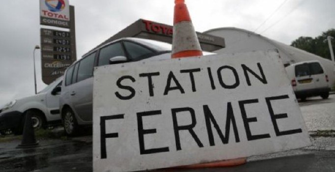 Fransa’da istasyonlar yakıtsız kaldı