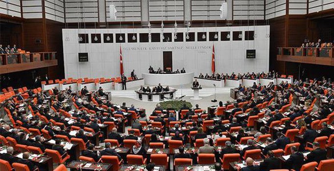 Milletvekilleri 15 Temmuz’u anlattı: Meclis’te tek vücut olup direndik