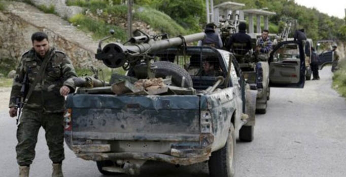 Muhalifler Rus uçaklarının kalktığı havaalanını vurdu