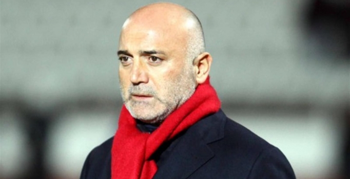 Hikmet Karaman'dan oyuncularına: Neden hakeme bakıyorsun arkadaş?