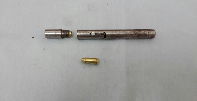 Rize'de silah kaçakçılı operasyonu: Kalem tabanca ele geçirildi