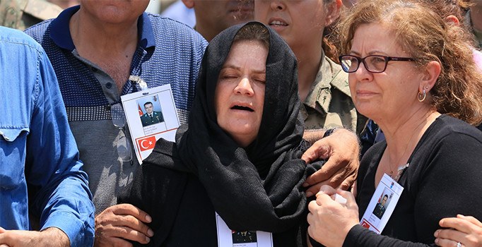 Türkiye Şırnak'taki helikopter kazasında şehit düşen askerleri uğurladı