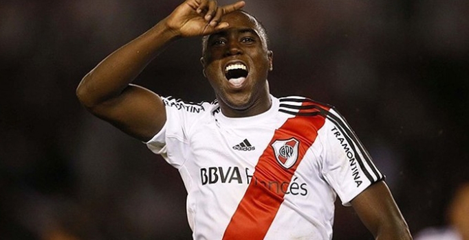 Beşiktaş Eder Balanta'nın menajeriyle transfer görüşmesi yaptı