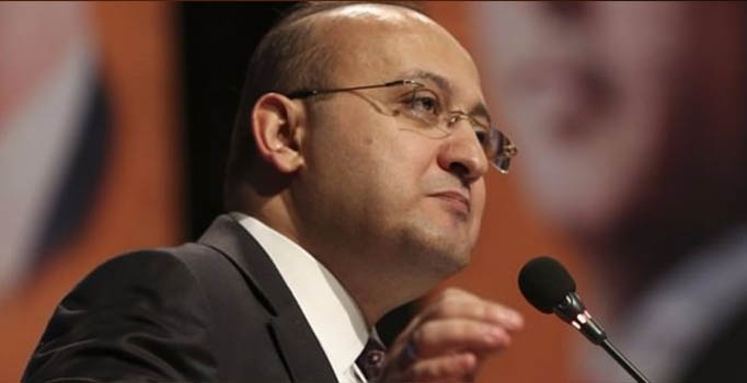 Akdoğan: Elinizden hala kan damlıyor