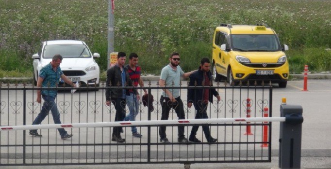 Edirne'de FETÖ'den 2 astsubay tutuklandı