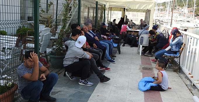 Çeşme'de 116 kaçak göçmen yakalandı | İzmir haberleri