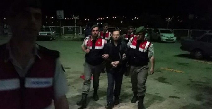 Yunanistan, sınırda yakaladığı FETÖ'cüleri botla geri gönderdi