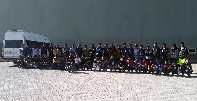 Bitlis'te kaçak göçmen operasyonu: 50 kişi yakalandı