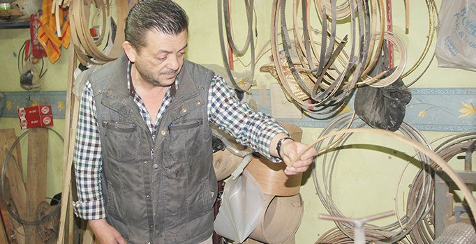 Uşak'ın son davul imalatçısı mesleğini yaşatmak için mücadele veriyor