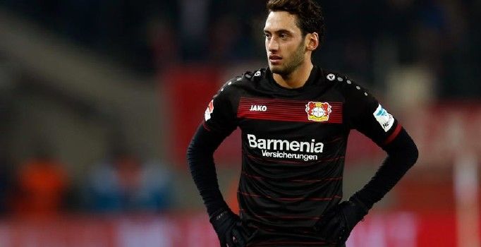 Hakan Çalhanoğlu'nun cezası bitti