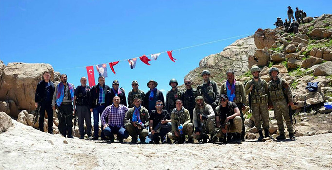 Kato Dağı, Türk bayrakları ve Erdoğan posterleriyle donatıldı