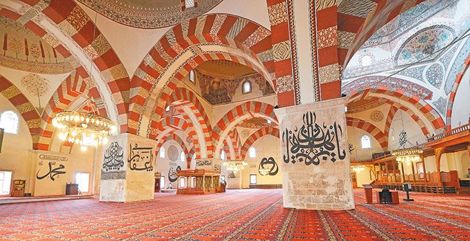 Mustafa Cambaz’ın objektifinden Padişahların kılıç kuşandığı cami Edirne Ulu Camii