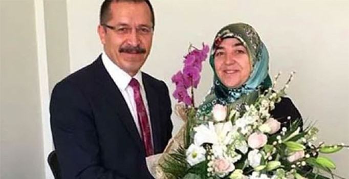 Pamukkale Üniversitesi Rektörü Hüseyin Bağ'ın eşi üniversitedeki görevinden istifa etti