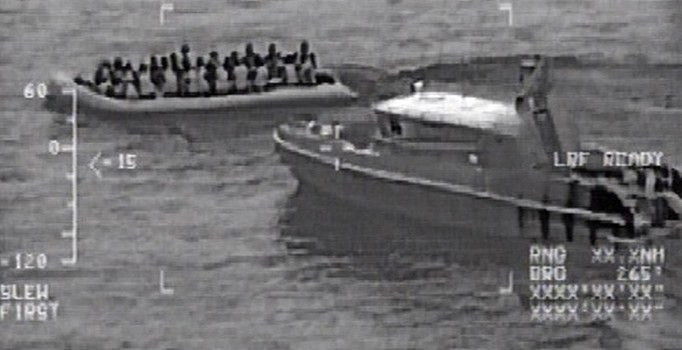 Ölüm yolculuğunda 63 göçmen yakalandı | İzmir haberleri