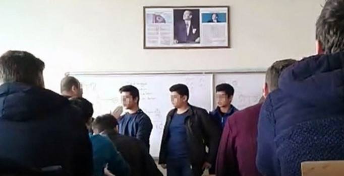 Sivas'ta lisede öğretmen dayağı  | Video