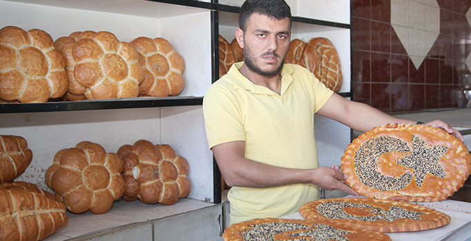 Ay yıldızlı çöreklere yoğun ilgi | Bitlis haberleri