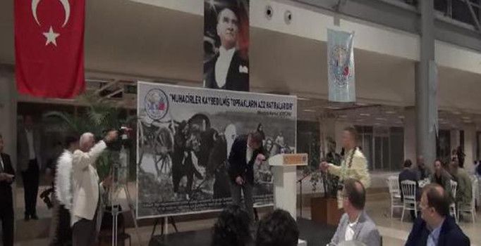 Onursal başkan Bakan'ın gözleri önünde bayıldı