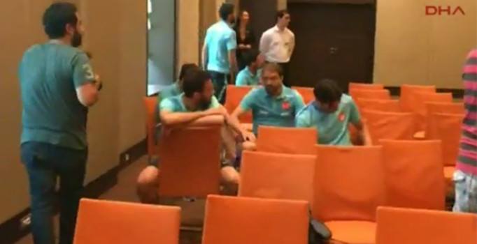 Arda Turan'a tepki: Boş salona konuştu