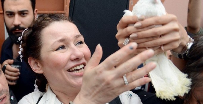 Deniz Seki otele yerleşti