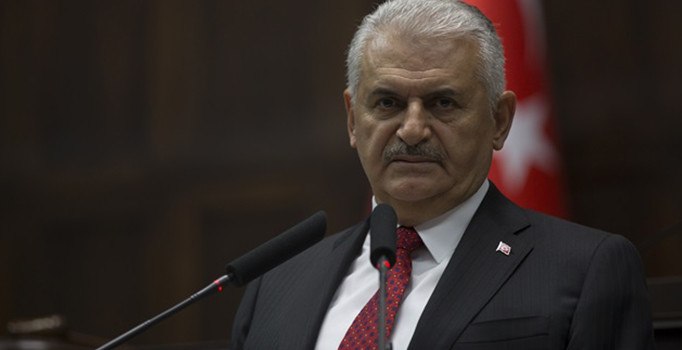 Başbakan Yıldırım'dan referandum kararına sert tepki: Sorumsuzca alınmıştır