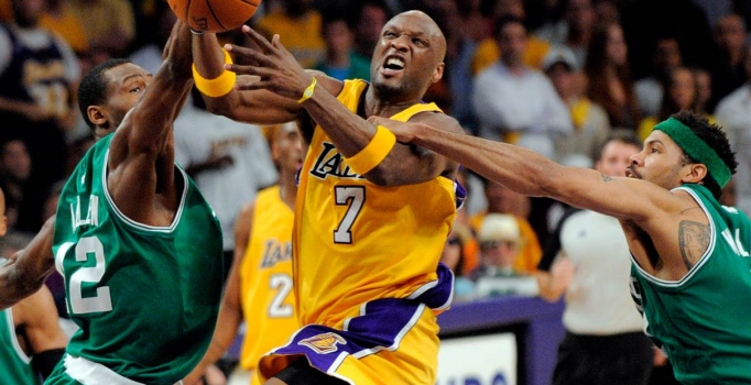 Lamar Odom Los Angeles'a nakledildi