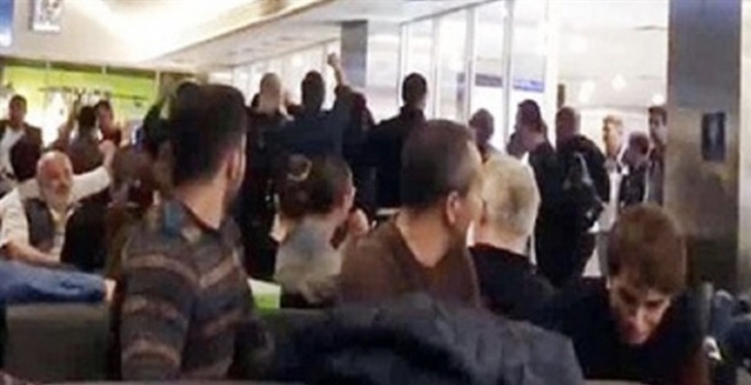 Beşiktaş taraftarı marş söyledi, uçak geri dönüş yaptı