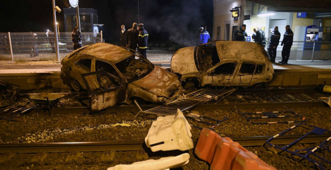 Fransa’da mahkum yakınları polislerle çatıştı