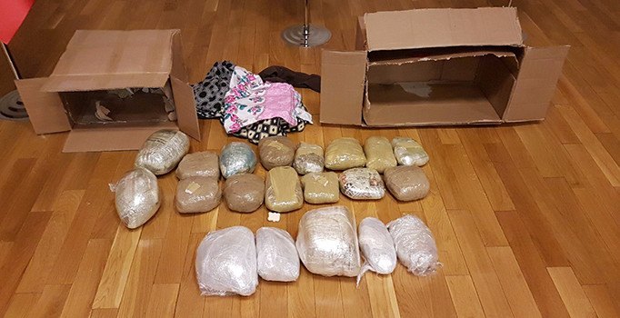 Bağcılarda uyuşturucu operasyonu: Kargo kolisinden 26 kilo esrar çıktı