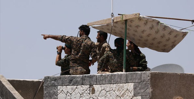 Terör örgütü YPG havadan bildiri dağıtıyor: Fırat'ı geçeni vururuz