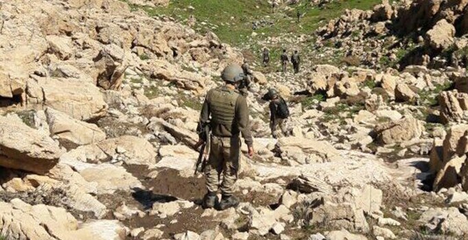 Mehmetçik Kato'dan selam gönderdi