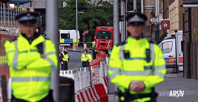 Son dakika! Londra metrosunda şüpheli paket alarmı