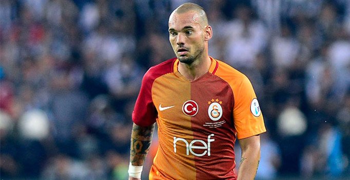 Wesley Sneijder tarihe geçti