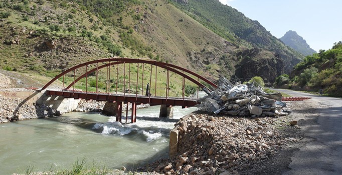 Van'da PKK’nın eylem için kullandığı köprüye operasyon