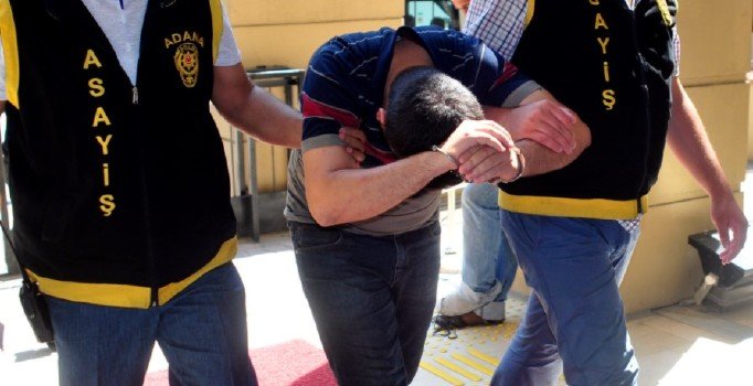 Sahte muhtar ile birlikte dolandırıcılık yapan sahte polis yakalandı | Adana haberleri