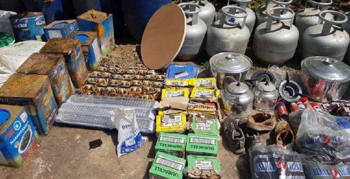 Diyarbakır'daki terör operasyonu: 8 sığınak imha edildi