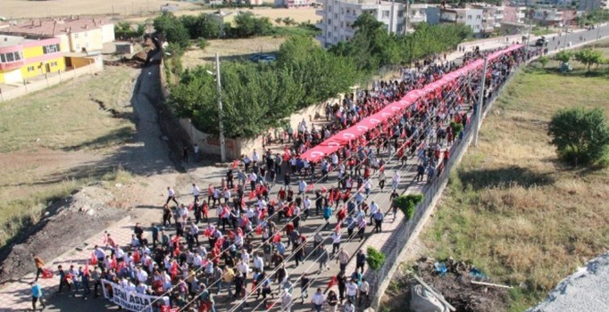 Kozluk, Aybüke öğretmen için yürüdü