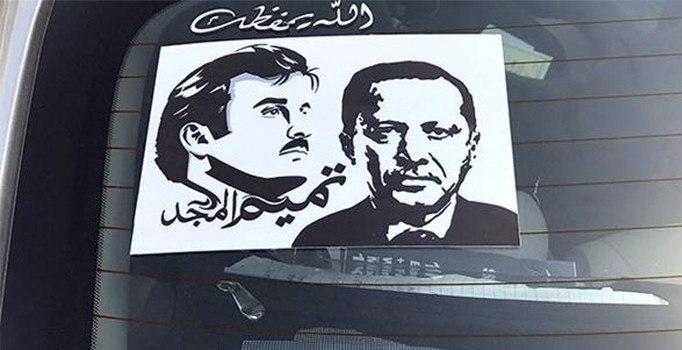 Katar'da Erdoğan posterleri asıldı