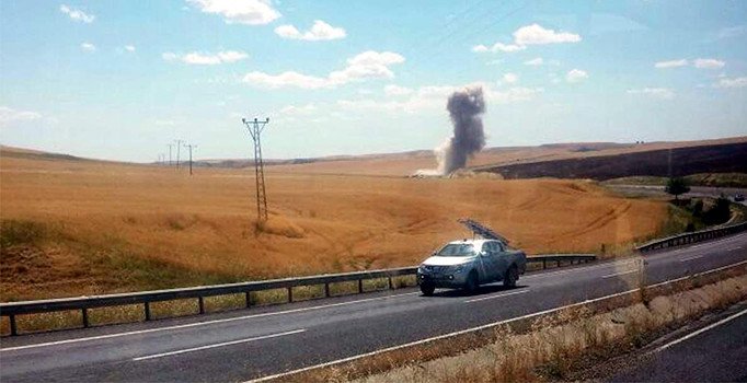 Diyarbakır Silvan yolunda askeri araca bombalı tuzak