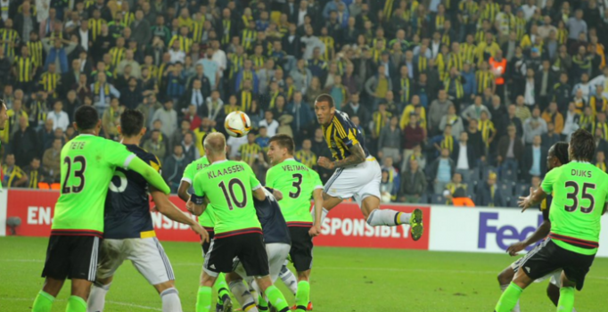 Fenerbahçe Kadıköy'de Ajax'ı 1-0 yendi
