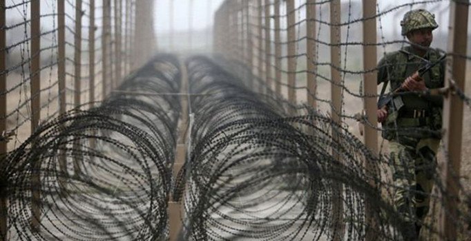 Keşmir'de Pakistan ile Hindistan arasında çatışma: 2 ölü