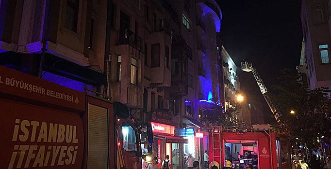 İstanbul'da otelde çıkan yangında 3 kişi hayatını kaybetti