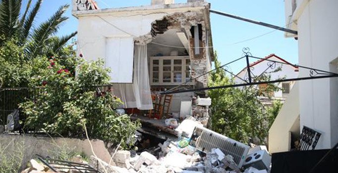 Yunanistan'dan flaş karar: Depremin vurduğu iki köy taşınıyor