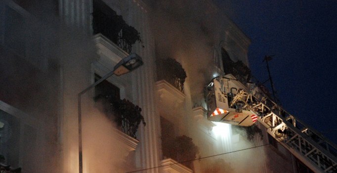 Kumkapı’da yangın çıkan otelin sahibi tutuklandı
