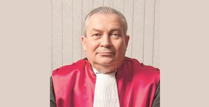 BM Hakimi Akay'a 7 yıl hapis ve tahliye kararı