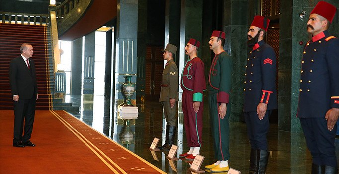 Erdoğan'a Jandarmadan Diriliş Ertuğrul müzikli karşılama