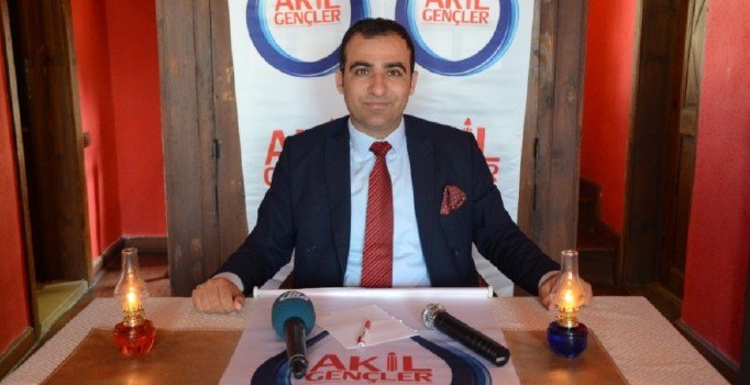 Bedelli askerlik bekleyen gençlere Başkan Ateş’den mesaj