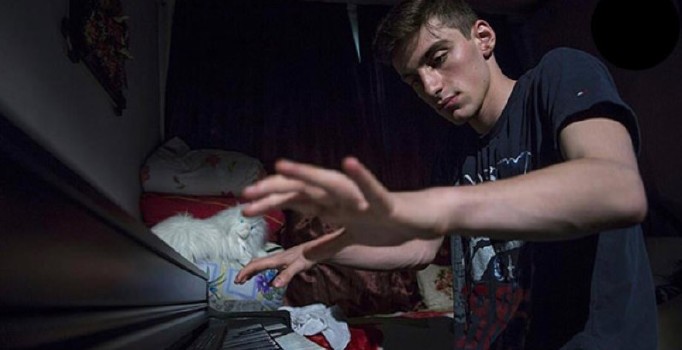 Cem Yılmaz'dan alkışlanacak hareket