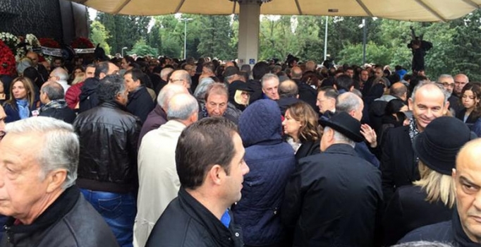 Ünlü Yeşilçam oyuncusu Yılmaz Köksal toprağa verildi!