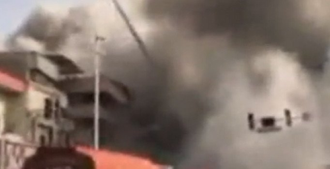 İran'ın başkenti Tahran’da korkutan yangın:10 yaralı